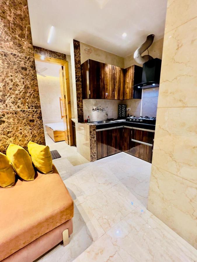 Divine Studios Rajouri Garden New Delhi Luaran gambar