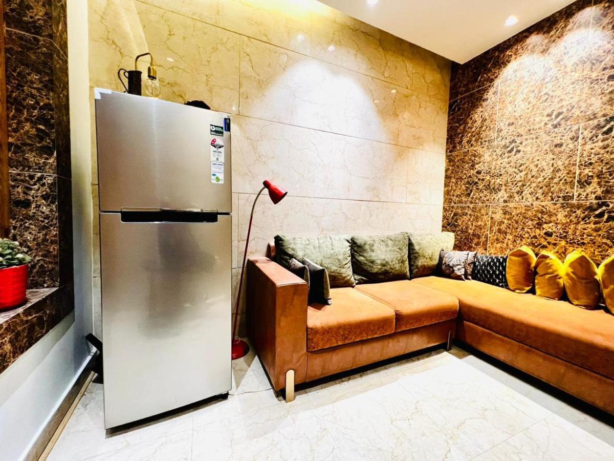 Divine Studios Rajouri Garden New Delhi Luaran gambar