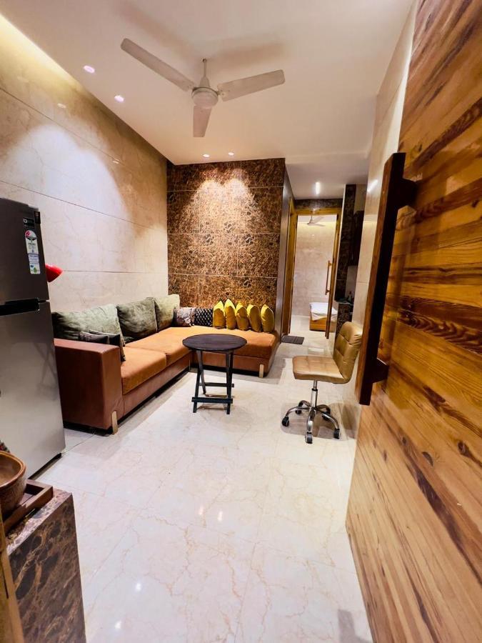 Divine Studios Rajouri Garden New Delhi Luaran gambar