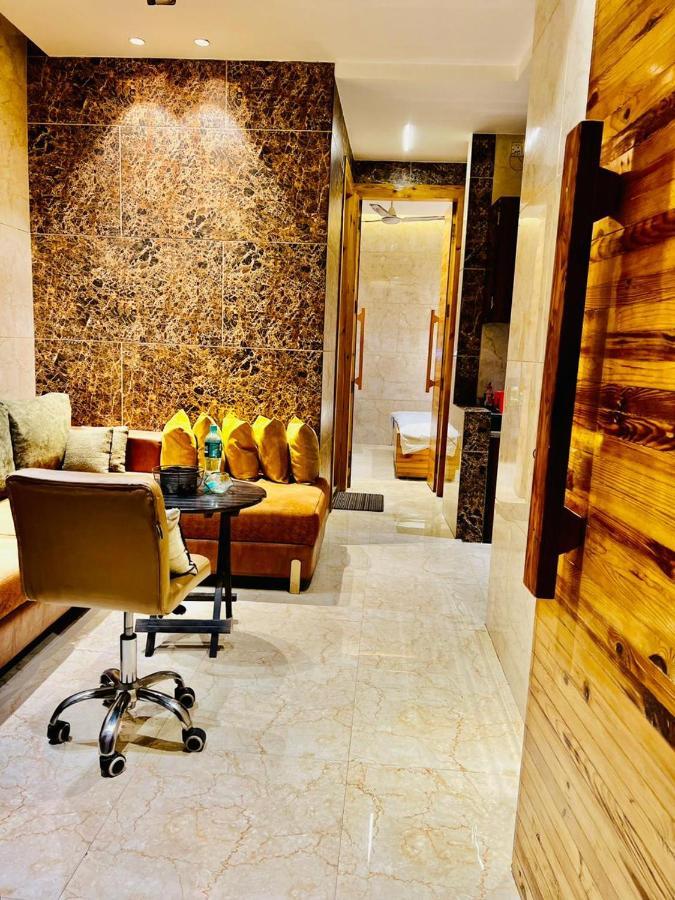 Divine Studios Rajouri Garden New Delhi Luaran gambar