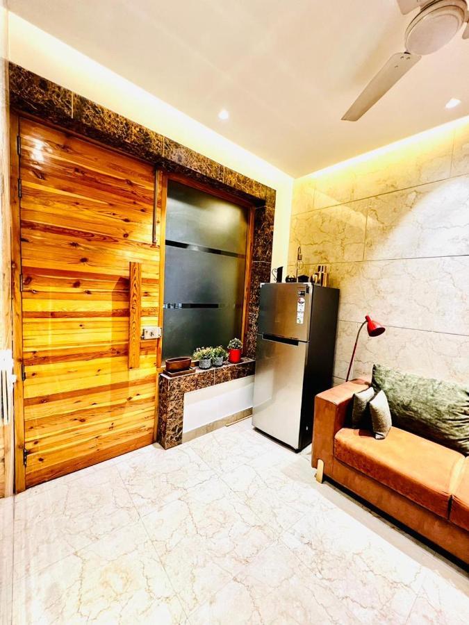 Divine Studios Rajouri Garden New Delhi Luaran gambar