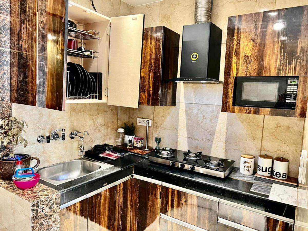 Divine Studios Rajouri Garden New Delhi Luaran gambar